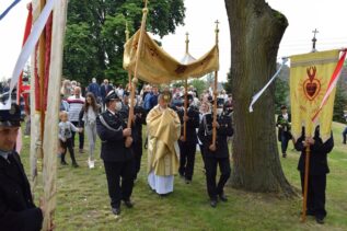 siekierowice_boże ciało103126186_149617240014783_2407792121104350600_o