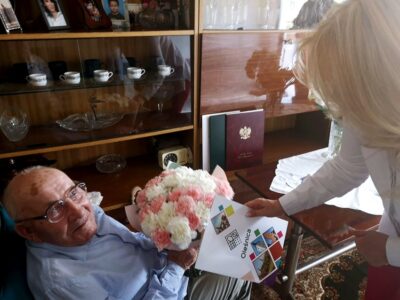 Władze miasta z wizytą u oleśnickich stulatków