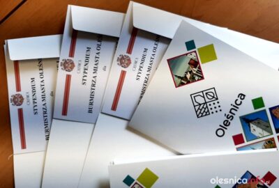 Stypendia burmistrza trafią do 62 uczniów z oleśnickich szkół