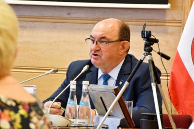 Burmistrz Jan Bronś o powstaniu parku linowego: widzę same plusy