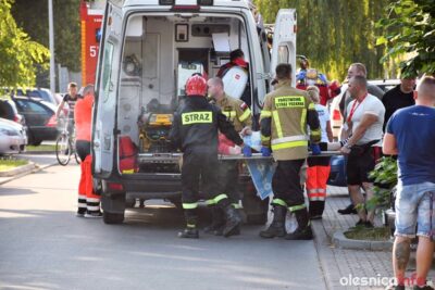 Wypadek rowerzystki. LPR wylądowało na stadionie w Oleśnicy [AKTUALIZACJA]