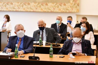 Sesja rady powiatu oleśnickiego. Zarząd powiatu został odwołany