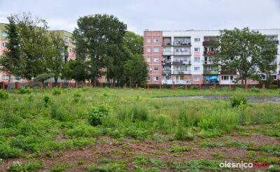 Gorący dyskusja w sprawie budowy drogi pomiędzy istniejącymi blokami a nową inwestycją na Serbinowie