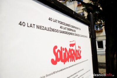 Wystawa  w rocznicę porozumień sierpniowych w oleśnickim Rynku