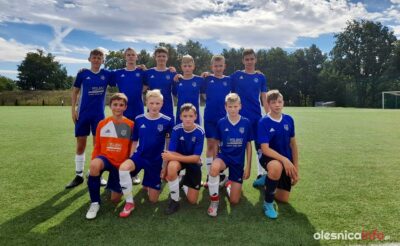 Bardzo dobry występ zawodników Akademii Piłkarskiej Oleśnica przeciwko Polonii Środa Śląska