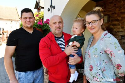 Poznajcie małego Antosia. To dla niego Robert Karbowniczak i Michał Dardziński ruszają w piątek konno nad Bałtyk [WIDEO]