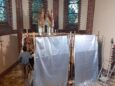 Remontowany ołtarz odsłonił relikwię umieszczoną w mensie
