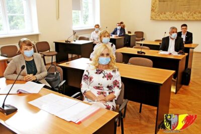 Rozmowy o skutecznej strategii walki z pandemią