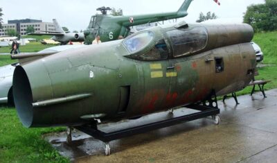 Kabina samolotu Su-20 trafiła do oleśnickiego Muzeum Foteli Katapultowych
