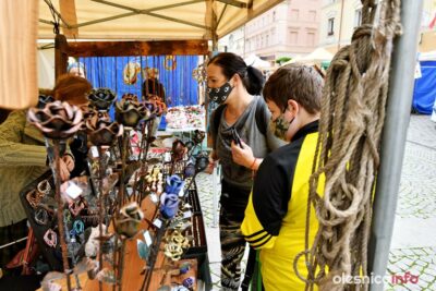 Trwa Oleśnicki Jarmark Wspaniałości. Warto odwiedzić starówkę i zrobić zakupy