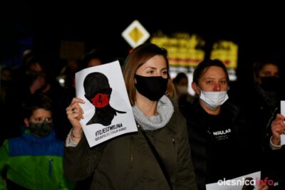 Piątkowy protest w Oleśnicy odwołany: Zdecydowałyśmy nikogo nie narażać na konsekwencje prawne