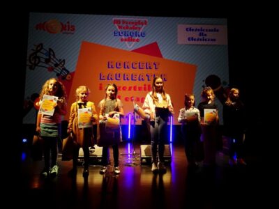 Laureaci i uczestnicy wystąpili na scenie MOKiS-u