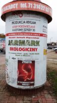 Antyaborcyjne plakaty na oleśnickich słupach
