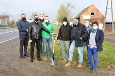 Powstaną chodniki, a skrzyżowanie będzie przebudowane