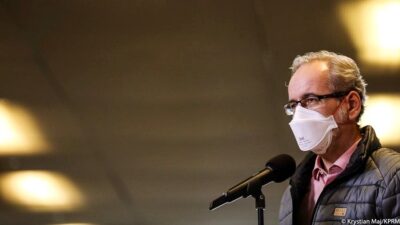 Czwarta fala koronawirusa. Minister informuje o obostrzeniach
