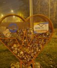 Mężczyzna próbował zdewastować serce na nakrętki