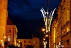 dekoracje_ozdoby_święta_rynek_choinka_Oleśnica_DSC_6401