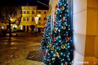 dekoracje_ozdoby_święta_rynek_choinka_Oleśnica_DSC_6410