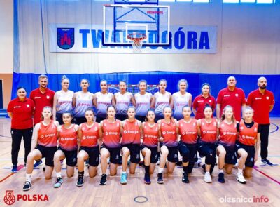 Kadra narodowa koszykarek na obozie w Twardogórze