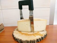 sery123442596_3396576200412238_7654087360064228233_o