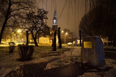 Czy miejskie skwery są za słabo oświetlone?