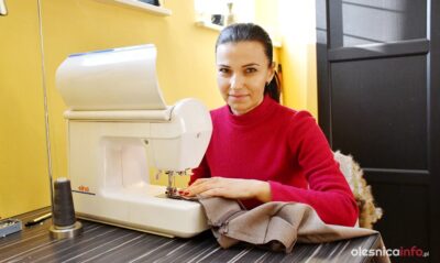 Szyje suknie dla oleśniczanek. Teraz zaprasza je na kursy krawiectwa