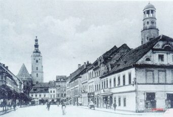 rynek_olesnicaBazylika_mniejsza_sw_Jana_Apostola_i_Ewangelisty_154051_Fotopolska-Eu