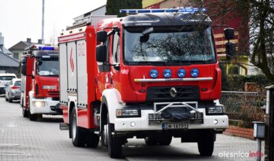 Strażacy gasili pożar śmieci przy ulicy Moniuszki