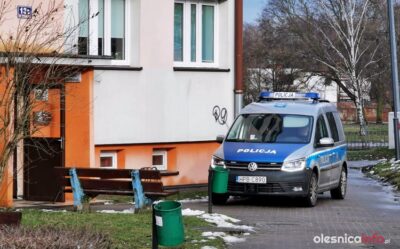 W bloku ulatniał się gaz. W jednym z mieszkań strażacy znaleźli ciało mężczyzny [AKTUALIZACJA]