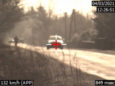 Jechała 132 km/h w terenie zabudowanym. Straciła prawo jazdy