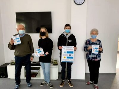 Młodzi uczą seniorów, jak bezpiecznie korzystać z internetu
