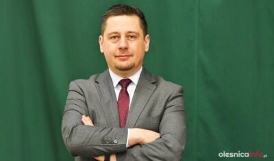 Piotr Sawicki przedstawia swoją drużynę. Kto startuje z komitetu obecnego burmistrza?