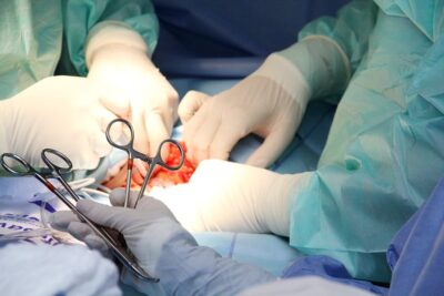 Zostało dwóch lekarzy. Chirurgia w sąsiednim powiecie do zamknięcia?