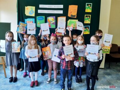 Pierwszoklasiści recytują Brzechwę i Tuwima