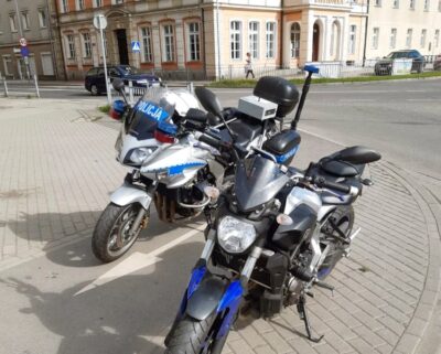 Kierowca nie miał prawa jazdy, a motocykl był kradziony