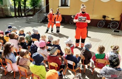 Wolontariusze Służb Ratowniczych z wizytą w Przedszkolu nr 1 w Oleśnicy