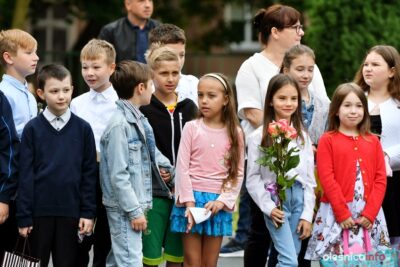 Uczniowie Szkoły Podstawowej nr 7 w Oleśnicy powitali wakacje [ZDJĘCIA]