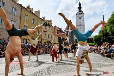 Olimpiada żonglerska na oleśnicki Rynku. Trzeci dzień festiwalu [ZDJĘCIA]