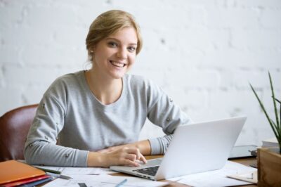Angielski online dla dorosłych: po tych cechach poznasz dobry kurs!