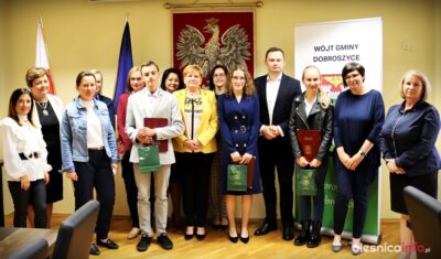 Stypendia dla uczniów i awanse dla nauczycieli w gminie Dobroszyce