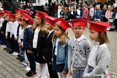 Witaj, szkoło! Pierwszaki ze Szkoły Podstawowej nr 4 już po pasowaniu na ucznia [ZDJĘCIA]