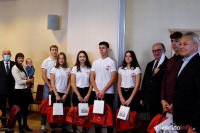 Młodzi sportowcy uhonorowani w ratuszu