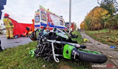 Wypadek motocyklisty na ul. Moniuszki. Stan motocyklisty jest bardzo poważny [ZDJĘCIA, WIDEO]