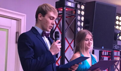 Licealiści z dwójki na półmetku