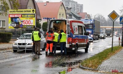 Śmiertelne potrącenie w Oleśnicy. 46-letnia kobieta zginęła na miejscu [ZDJĘCIA]