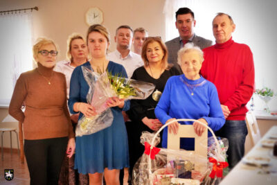 Setne urodziny pani Melanii. Były życzenia i kwiaty od władz gminy