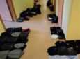 Policja z Wrocławia zatrzymała 38-latkę z powiatu oleśnickiego. Kobieta sprzedawała odzież z zastrzeżonymi znakami wielu marek