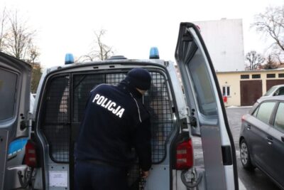 Poszukiwany 36-latek ukradł paliwo pożyczonym samochodem