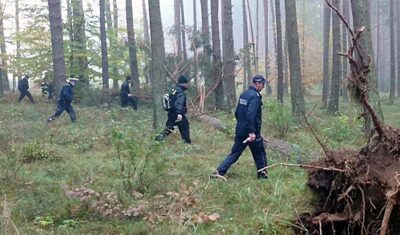 Zaginęła mieszkanka Chełstowa. Policja i strażacy przeczesują okoliczne lasy