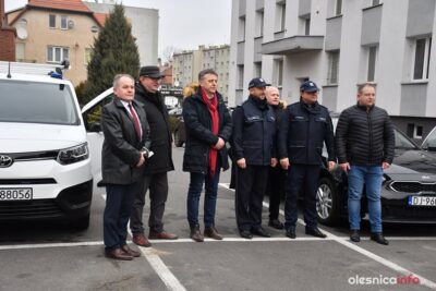 Policja otrzymała dwa nieoznakowane samochody. Trafią do wydziału kryminalnego